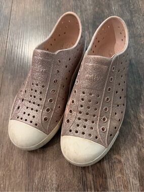 Native Kids Rose Gold Slip-On Water Shoes with White Toe